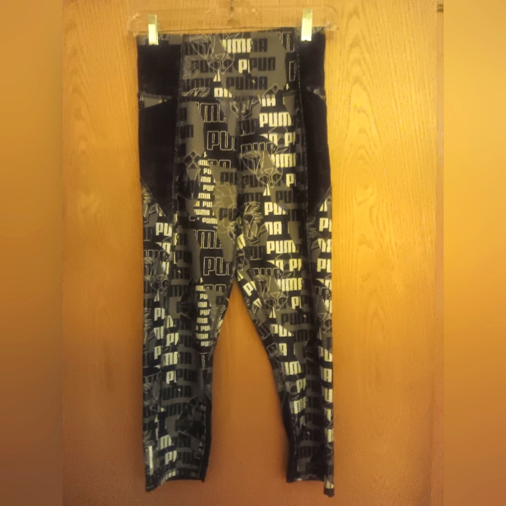 Women's size xsmall,  Puma capri leggings